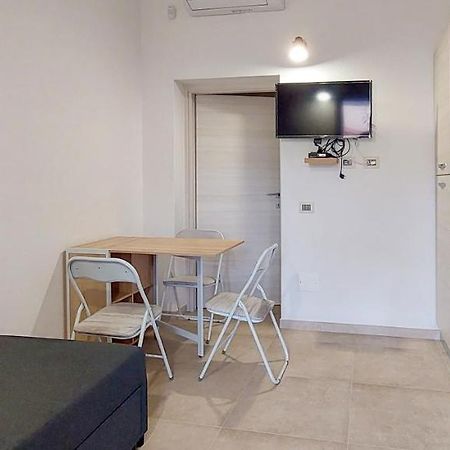 Appartamento Brigida Bilocale 2 Posti Vicino Al Centro Сан-Теодоро Экстерьер фото